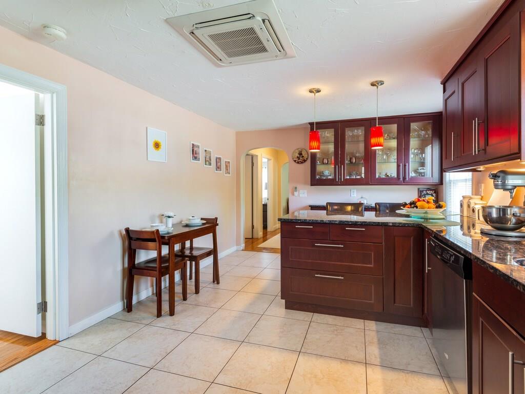 21 Thornton Road Worcester, MA 01606 - Photo 7 of 32 Gallery Image 7