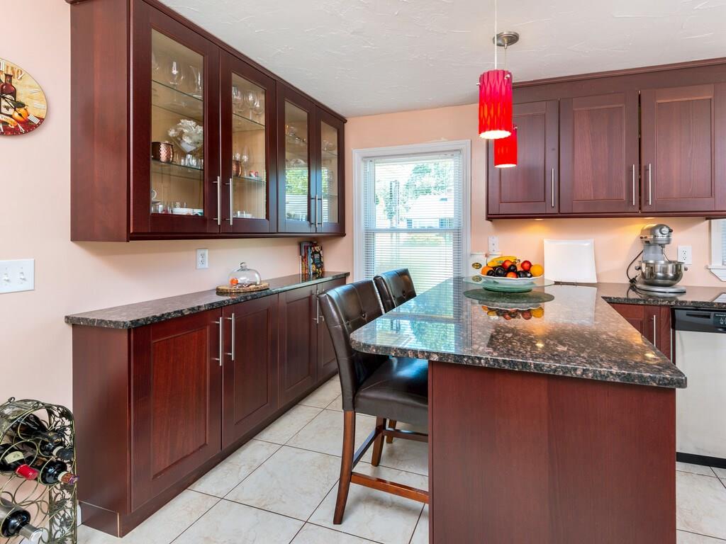 21 Thornton Road Worcester, MA 01606 - Photo 9 of 32 Gallery Image 9