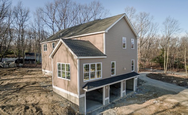 340 High Plain Road Andover, MA 01810 - Photo 6 of 12 Gallery Image 6