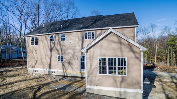 340 High Plain Road Andover, MA 01810 - Photo 7 of 12 Gallery Image 7