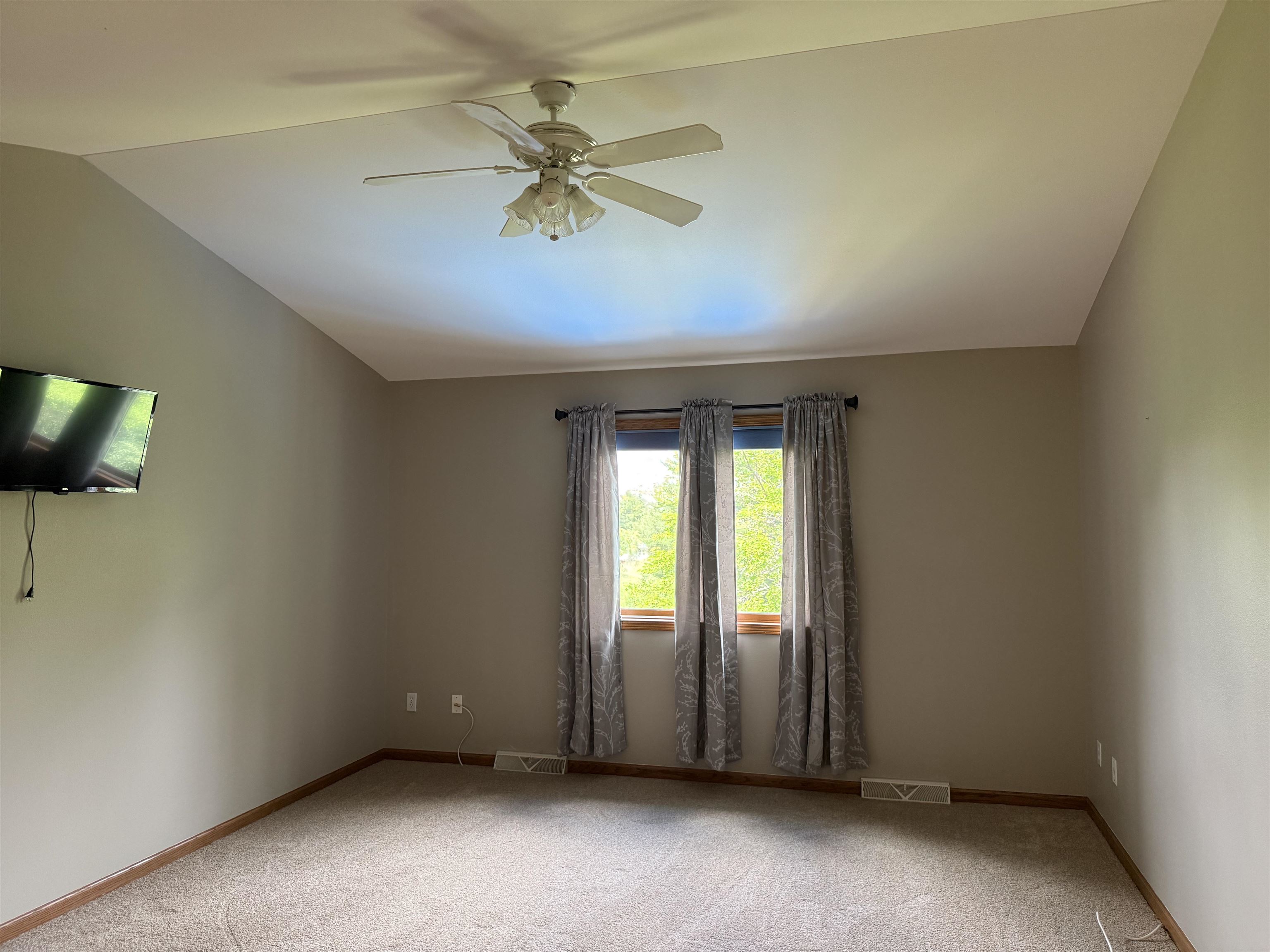 1045 Saddle Ridge Portage, WI 53901 - Photo 18 of 43