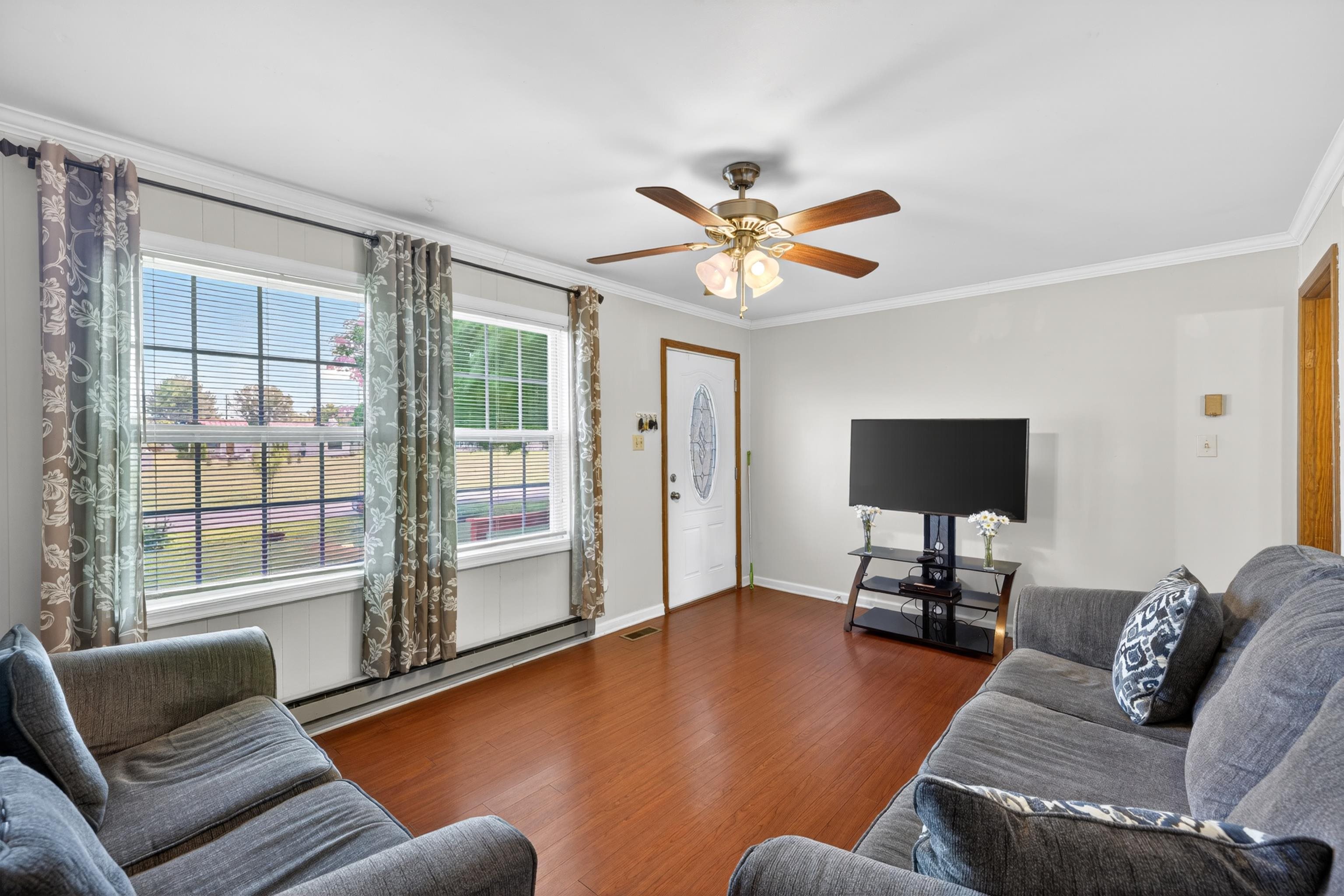 409 13th Street Grottoes, VA 24441 - Photo 4 of 61