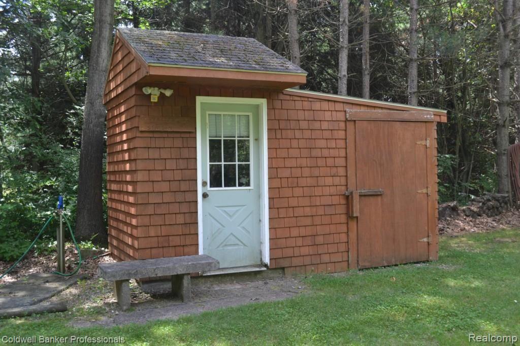 2729 Reed Road Lapeer, MI 48446 - Photo 9 of 32 Outdoor 1/2 Bath