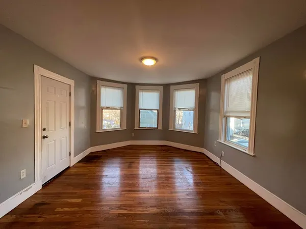 $2,900 | 20-22 Wilson Street, Unit 3, Lynn, MA 01902