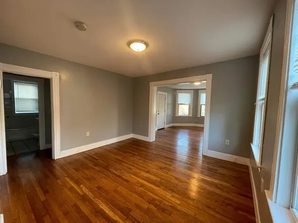 $2,900 | 20-22 Wilson Street, Unit 3, Lynn, MA 01902