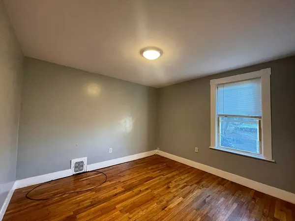 $2,900 | 20-22 Wilson Street, Unit 3, Lynn, MA 01902