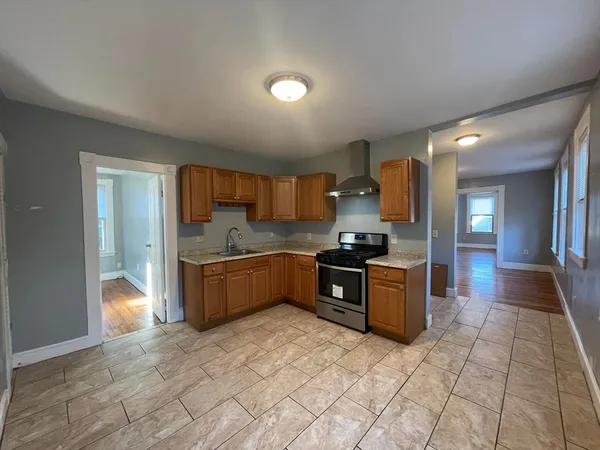 $2,900 | 20-22 Wilson Street, Unit 3, Lynn, MA 01902