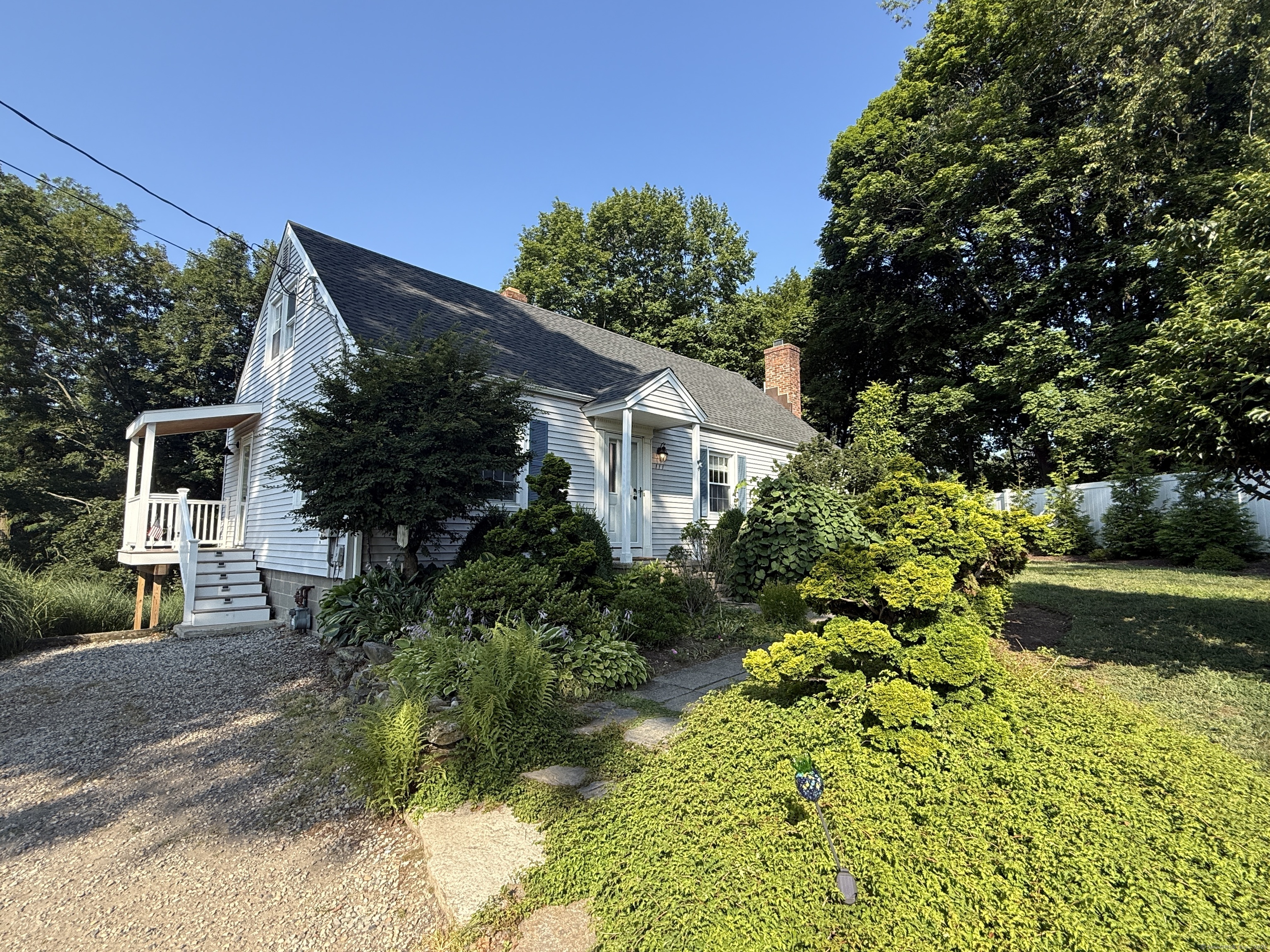 111 Mill Hill Road Fairfield, CT 06890 - Photo 5 of 39