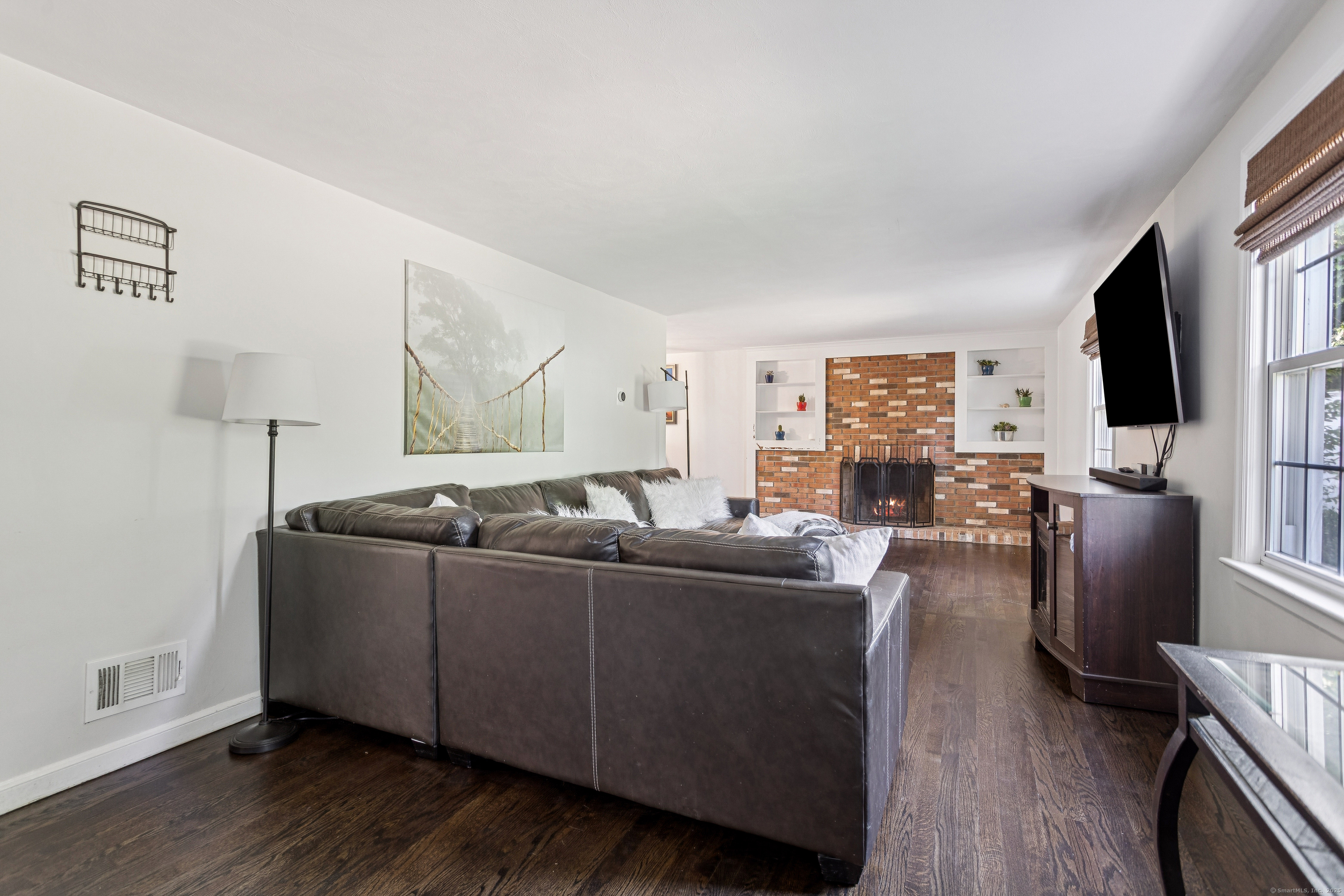 111 Mill Hill Road Fairfield, CT 06890 - Photo 8 of 39