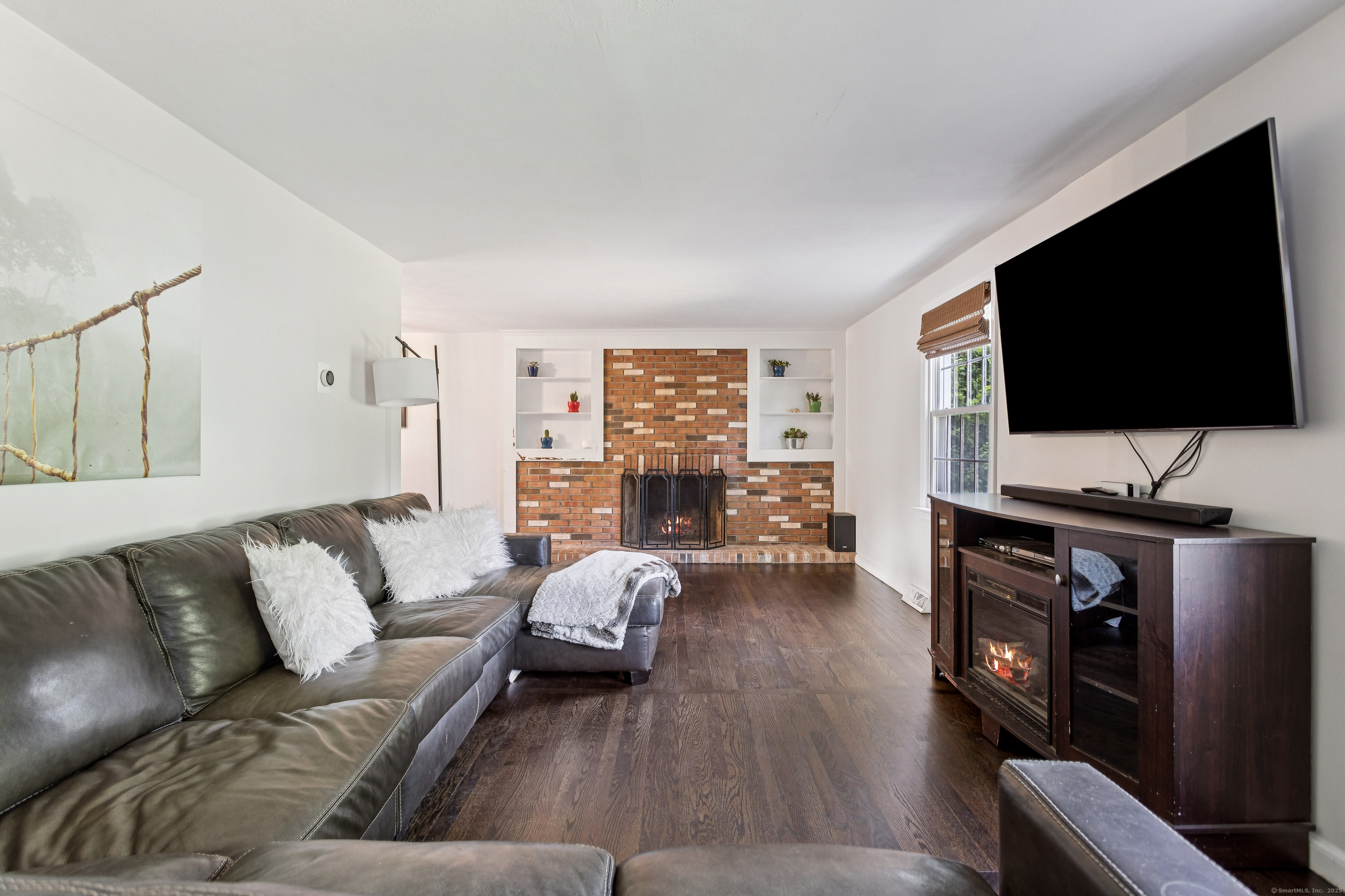 111 Mill Hill Road Fairfield, CT 06890 - Photo 10 of 39