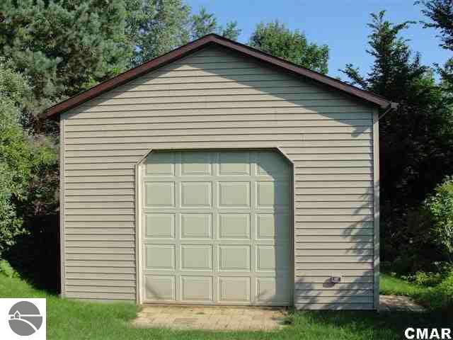 1058 West Deerfield Road Mount Pleasant, MI 48858 - Photo 15 of 15 1774080-14.JPG