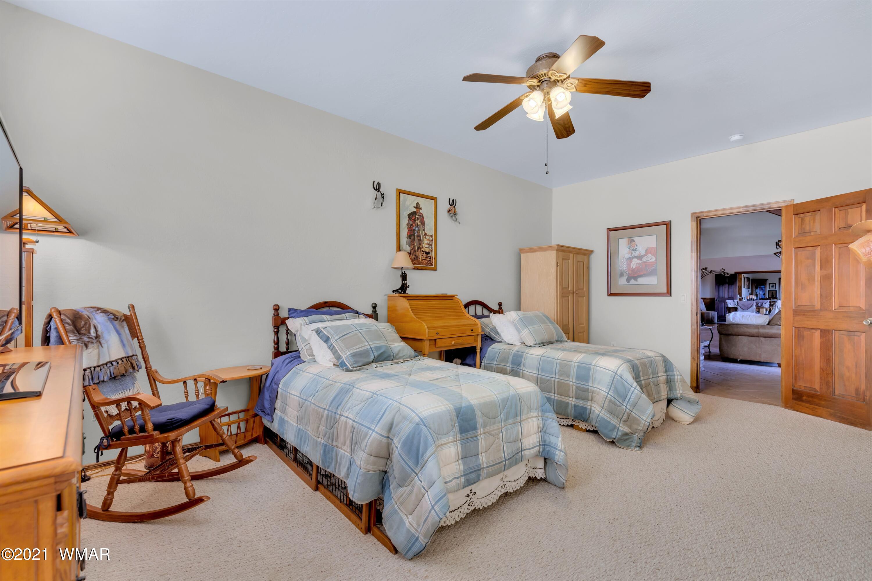 9125 Grant Road Show Low, AZ 85901 - Photo 21 of 64 Gallery Image 21