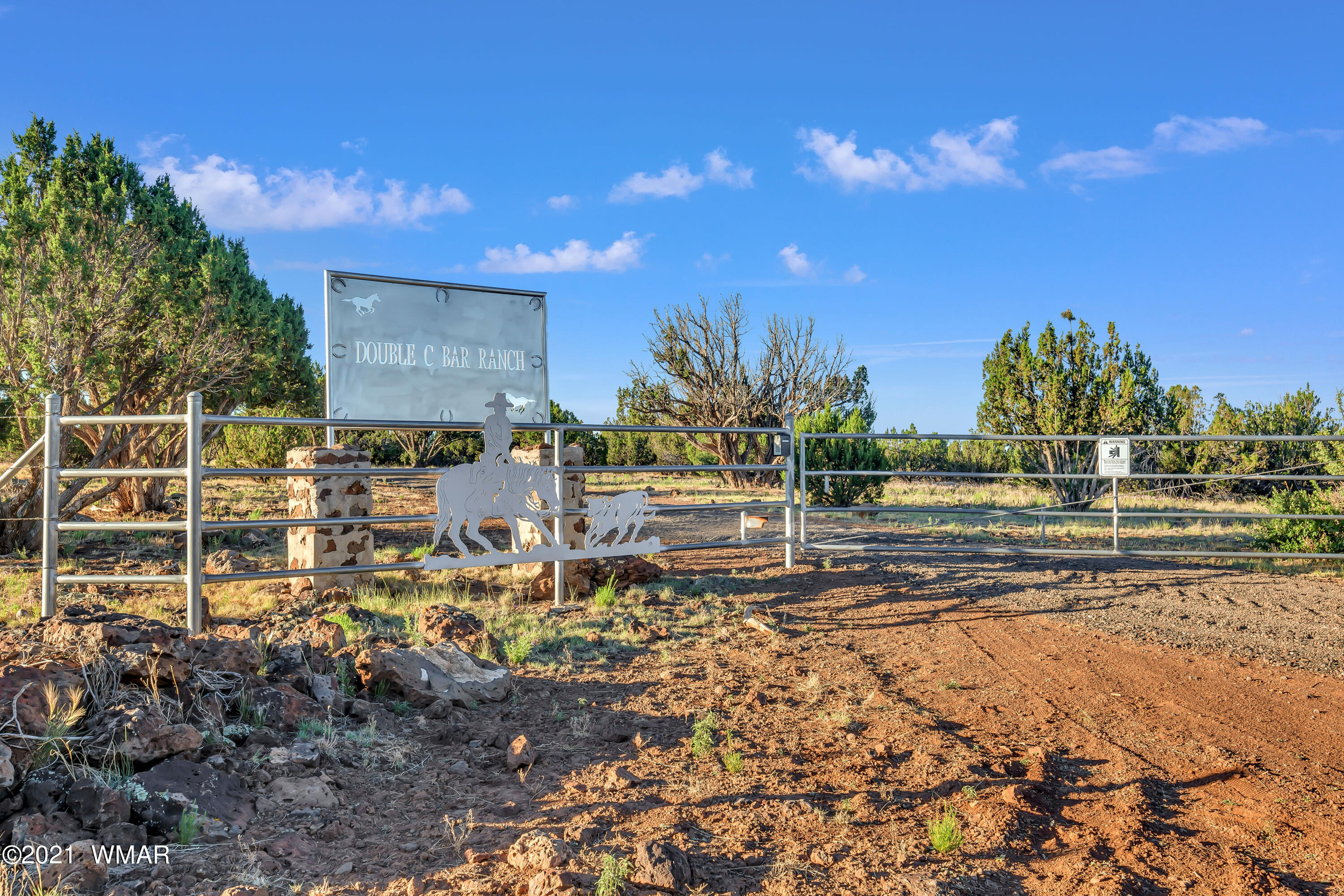 9125 Grant Road Show Low, AZ 85901 - Photo 4 of 64 Gallery Image 4