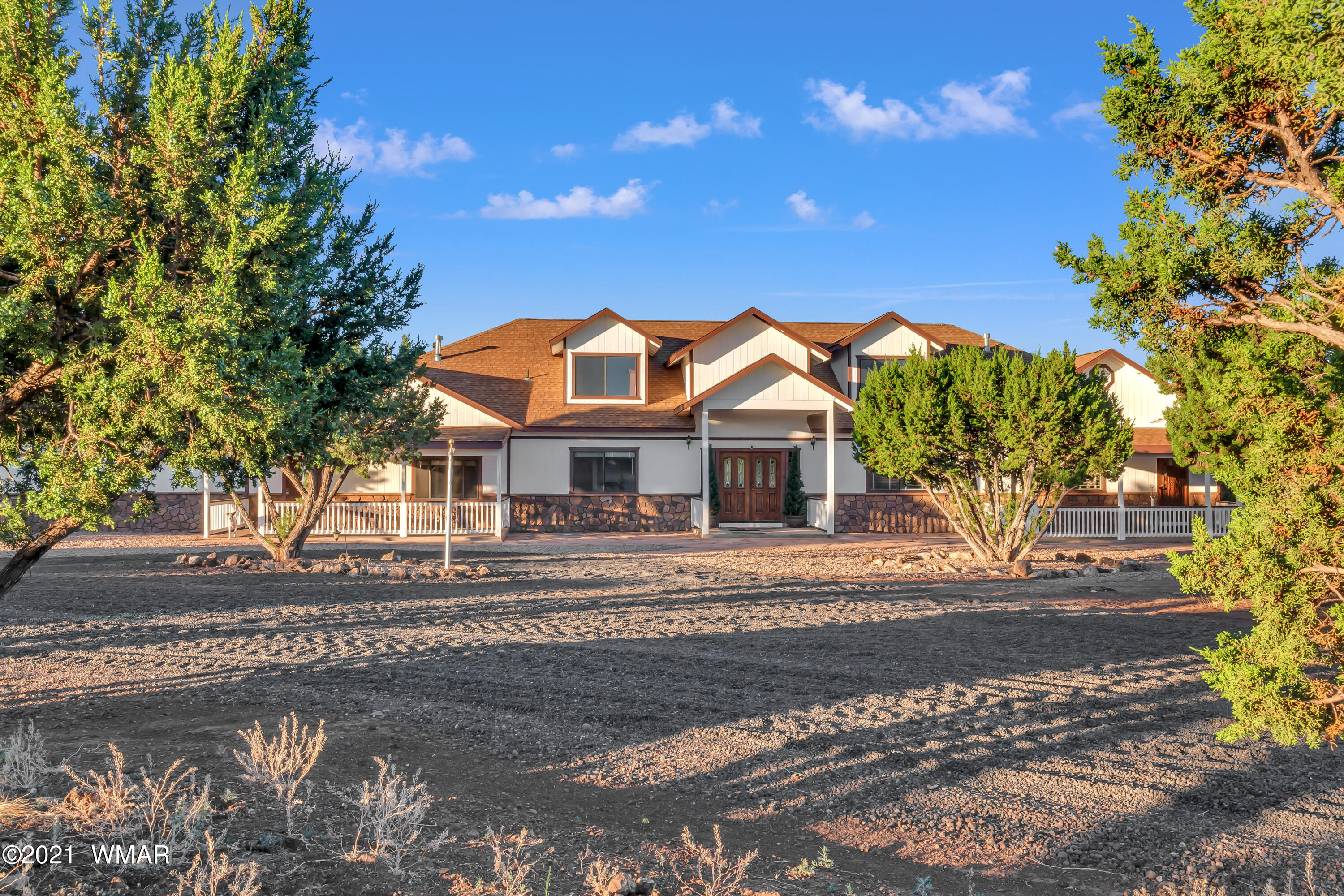 9125 Grant Road Show Low, AZ 85901 - Photo 5 of 64 Gallery Image 5