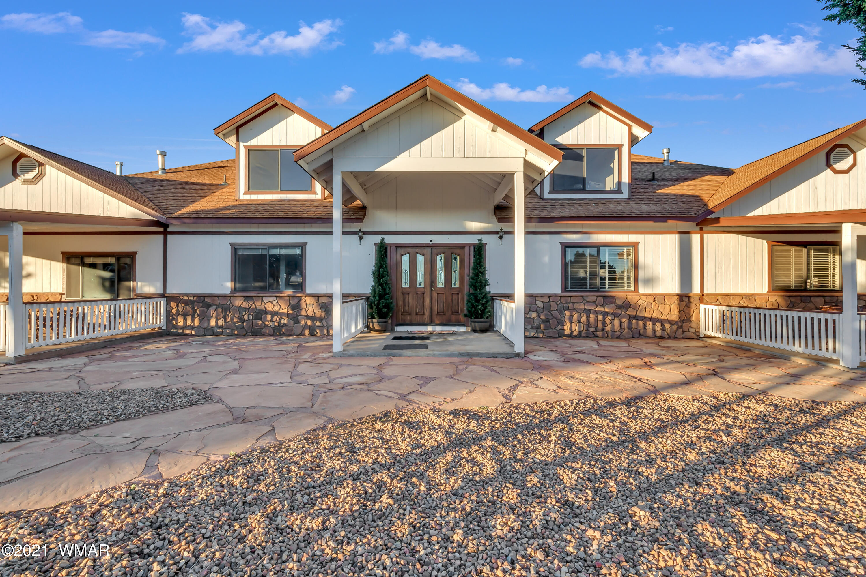 9125 Grant Road Show Low, AZ 85901 - Photo 6 of 64 Gallery Image 6