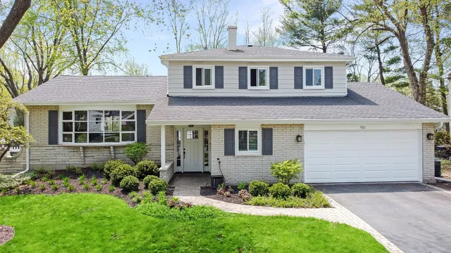 $3,700 | 915 Fairlawn Avenue, Libertyville, IL 60048