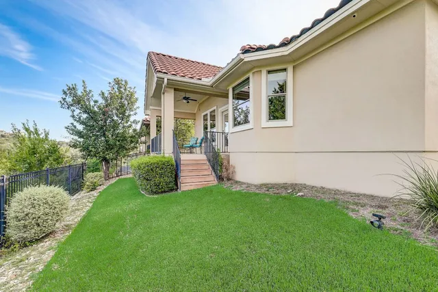 a view of front of house with yard