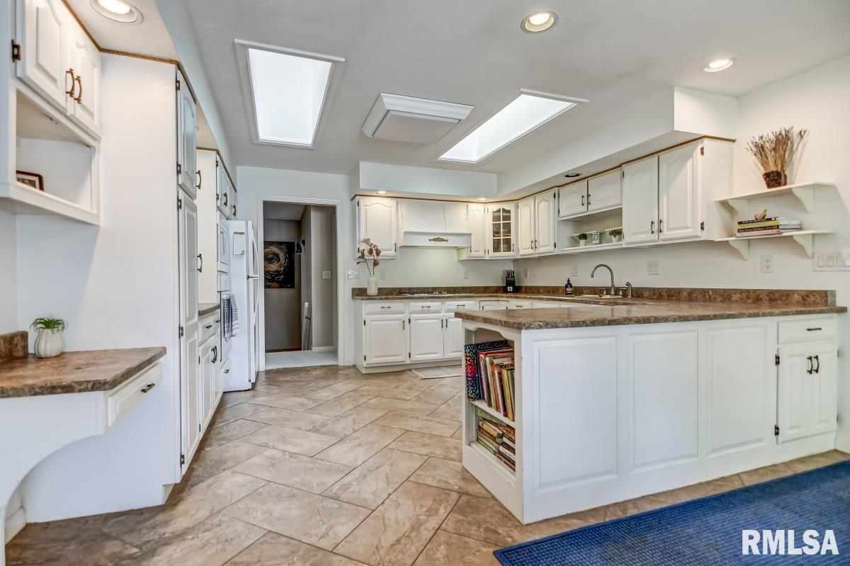 3500 Persimmon Drive Springfield, IL 62712 - Photo 23 of 61 Gallery Image 23