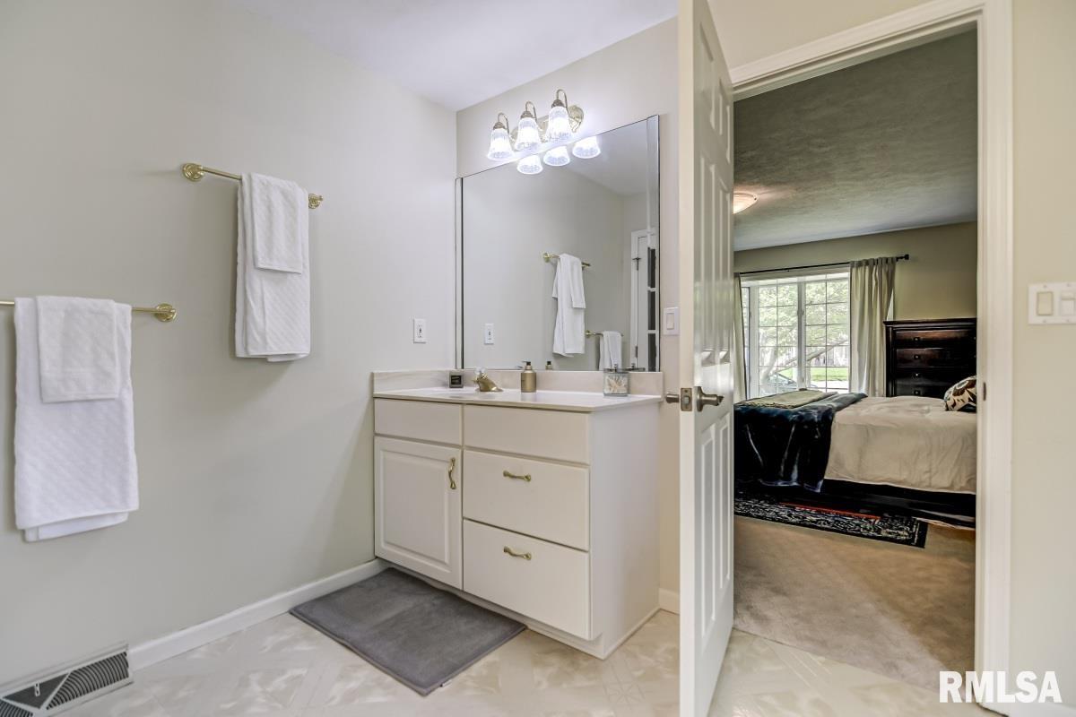 3500 Persimmon Drive Springfield, IL 62712 - Photo 31 of 61 Gallery Image 31