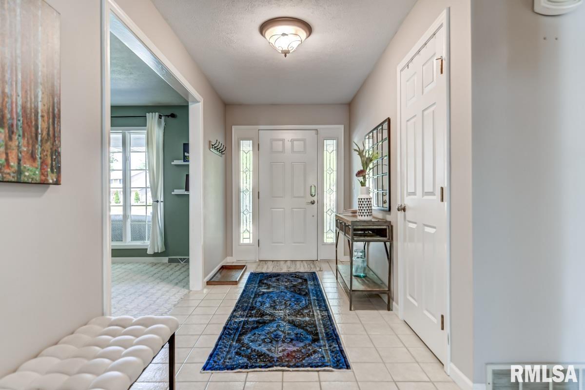 3500 Persimmon Drive Springfield, IL 62712 - Photo 8 of 61 Gallery Image 8