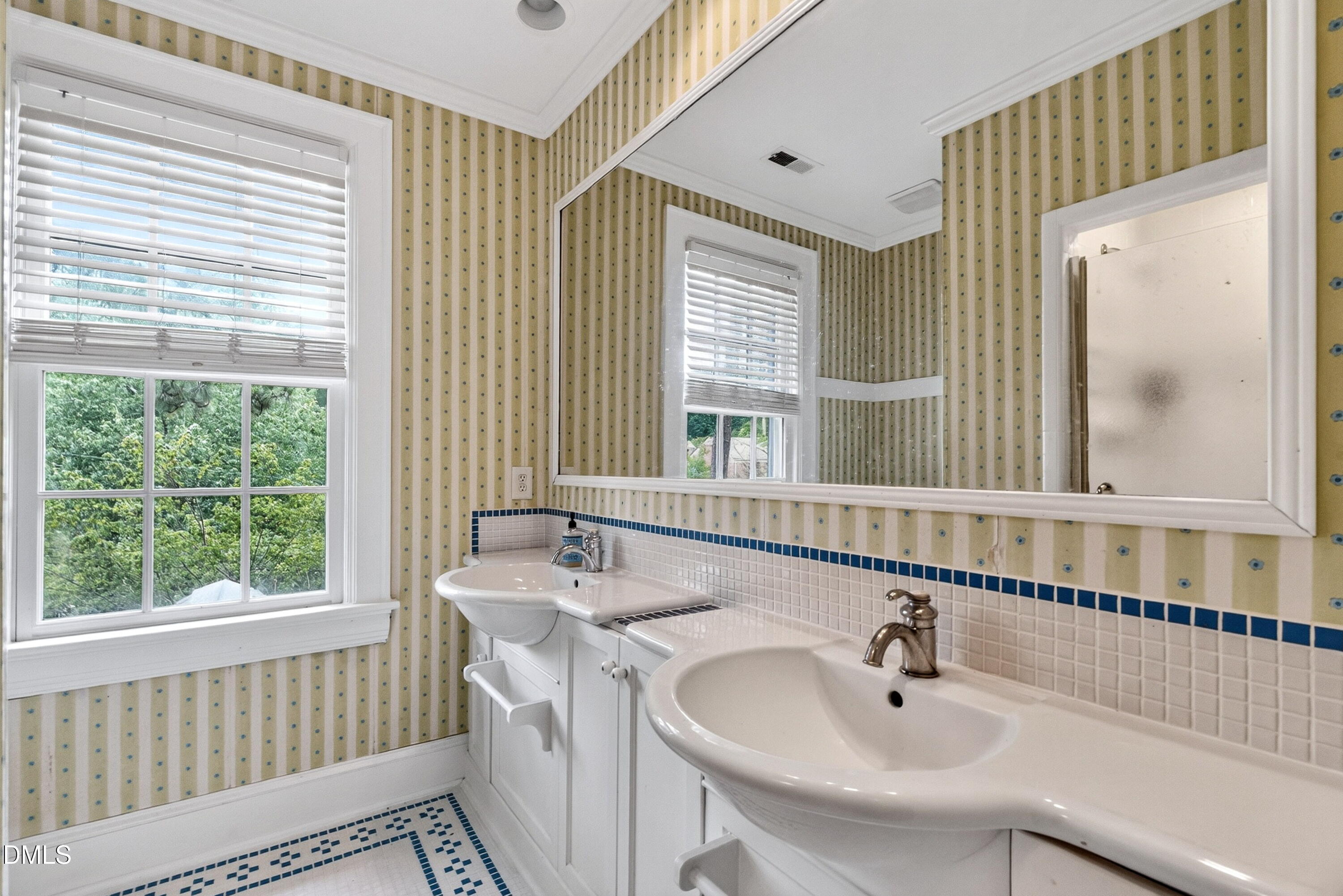 306 Hillcrest Road Raleigh, NC 27605 - Photo 20 of 27 virtual-tour-158496-photo-17816419927903