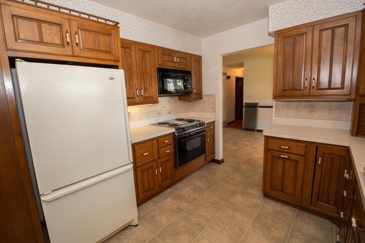 51832 Orange Road South Bend, IN 46628 - Photo 11 of 36 Gallery Image 11