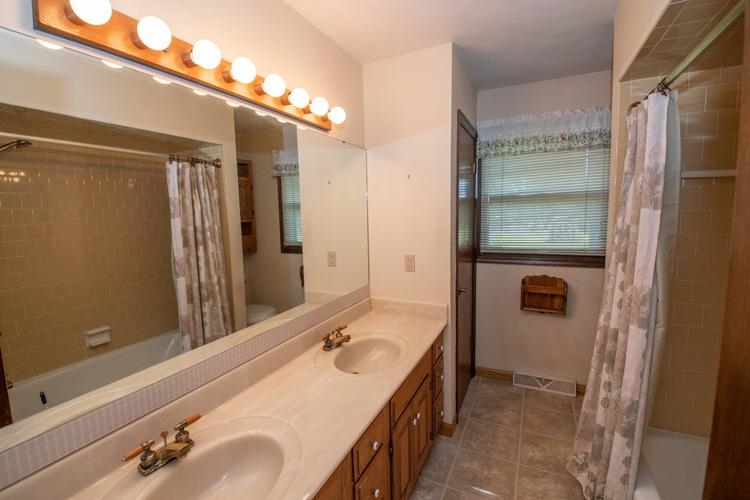 51832 Orange Road South Bend, IN 46628 - Photo 22 of 36 Gallery Image 22