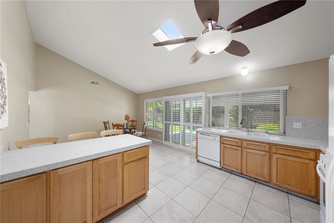 1453 Post Fullerton, CA 92833 - Photo 25 of 54