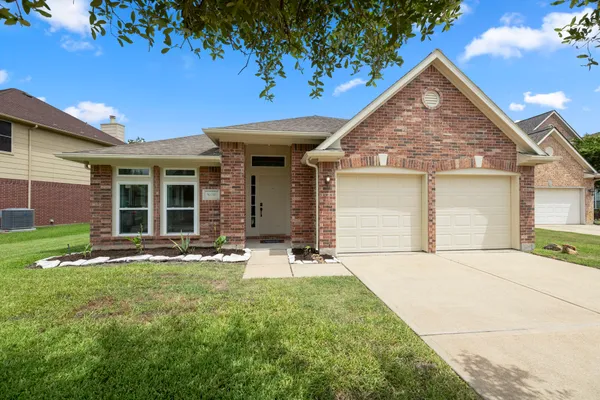 $318,000 | 10118 Autumn Way Court, Houston, TX 77064