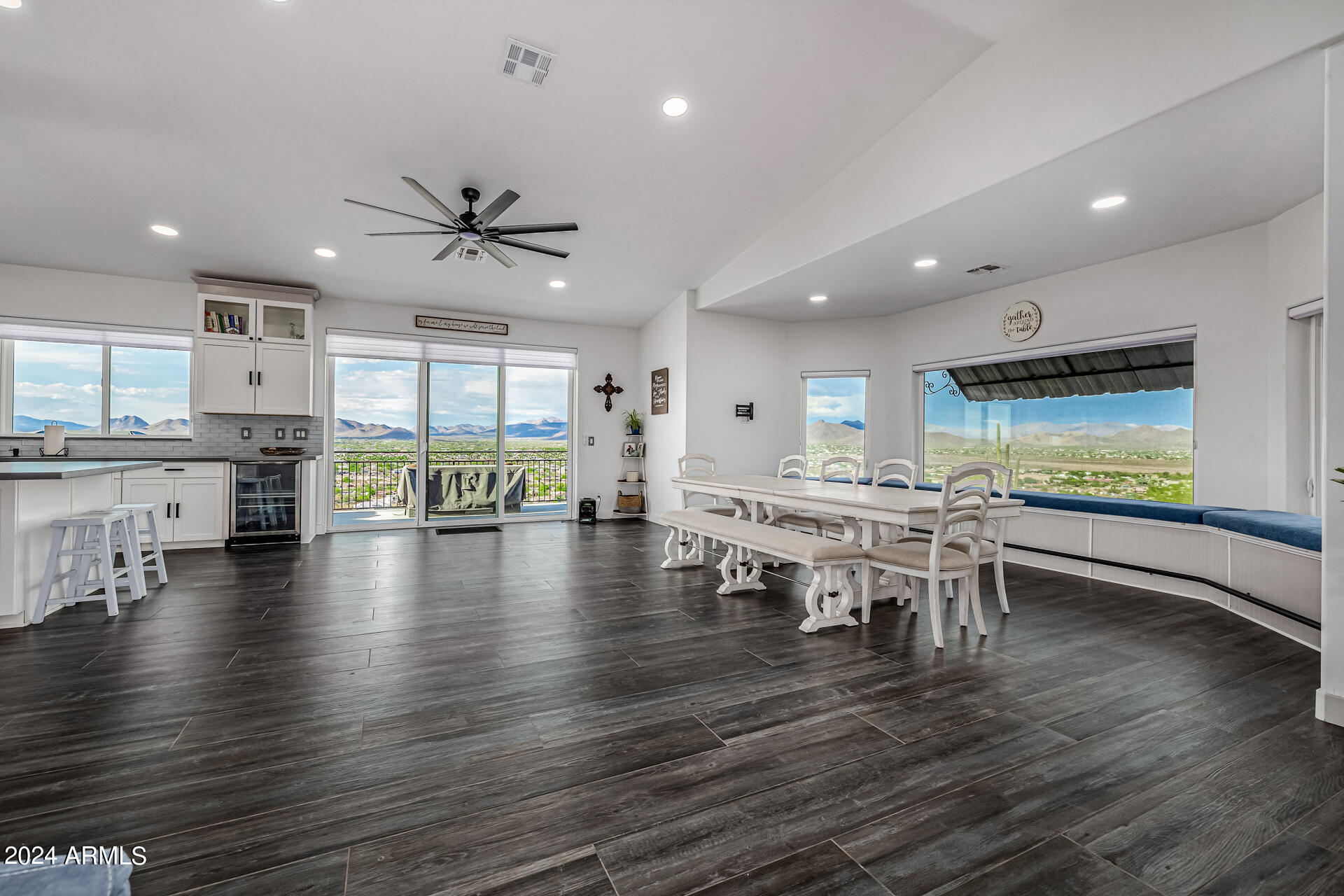 1829 West Cloud Road Phoenix, AZ 85086 - Photo 16 of 137 0040-20-Cloud