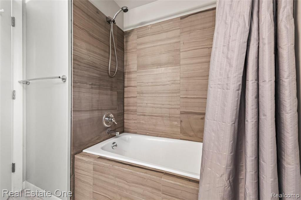 29630 Sugar Spring Road Farmington Hills, MI 48334 - Photo 29 of 55