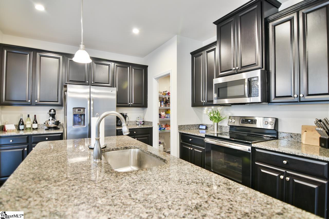 348 Bucklebury Road Greer, SC 29651 - Photo 14 of 31 Gallery Image 14