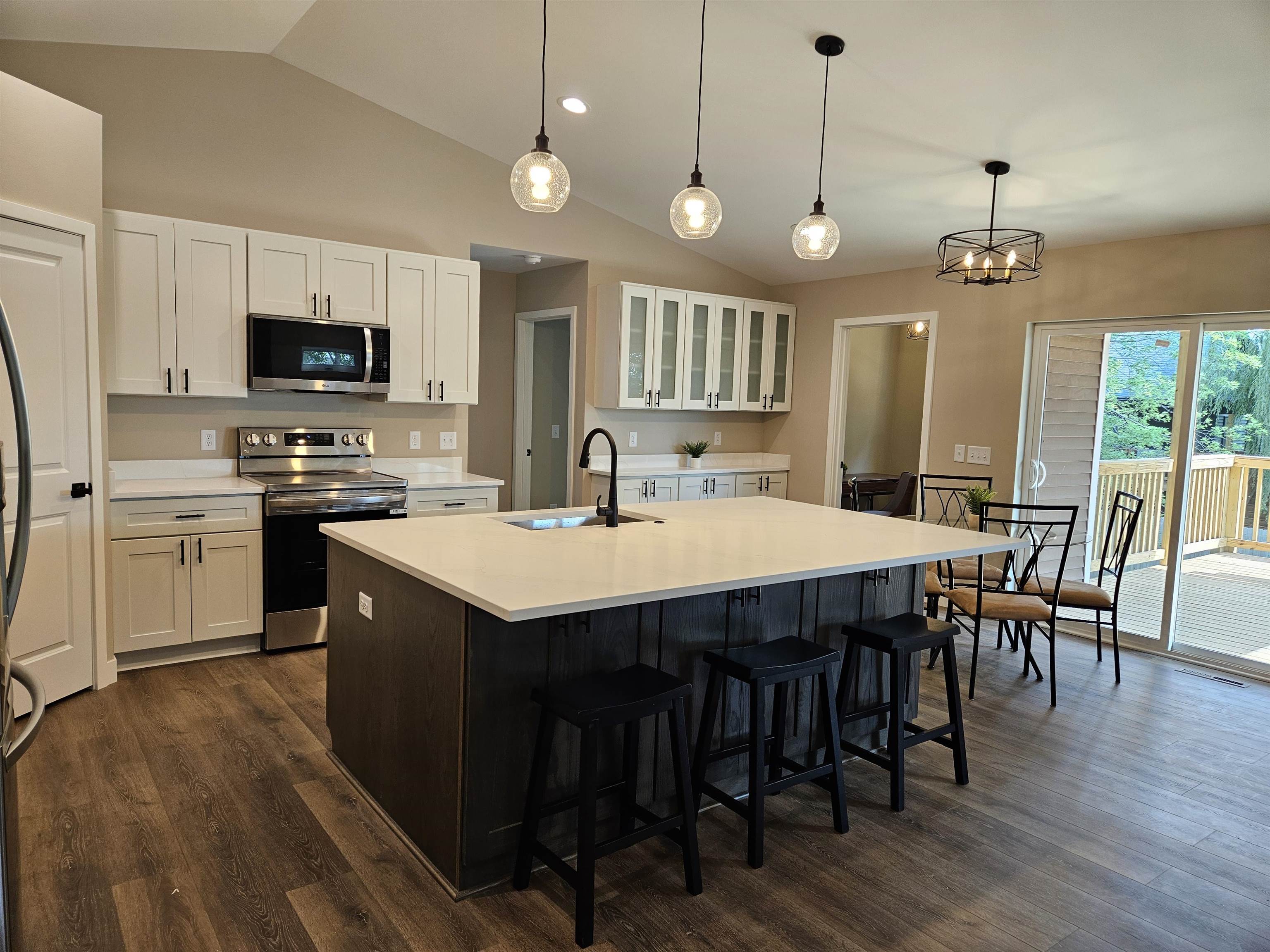 2634 Hamilton Street Portage, WI 53901 - Photo 2 of 39