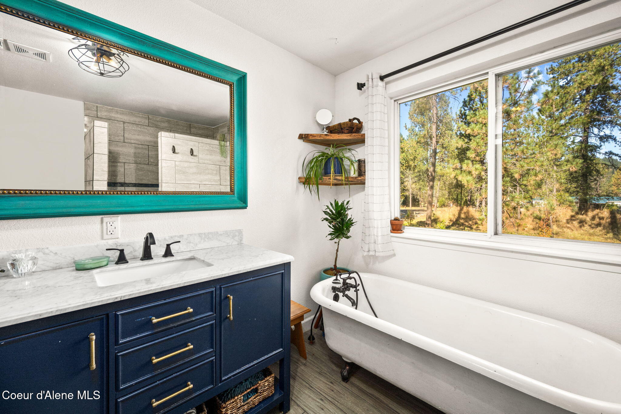 7434 West Diagonal Road Rathdrum, ID 83858 - Photo 35 of 69 Primary Bedroom Bath Suite