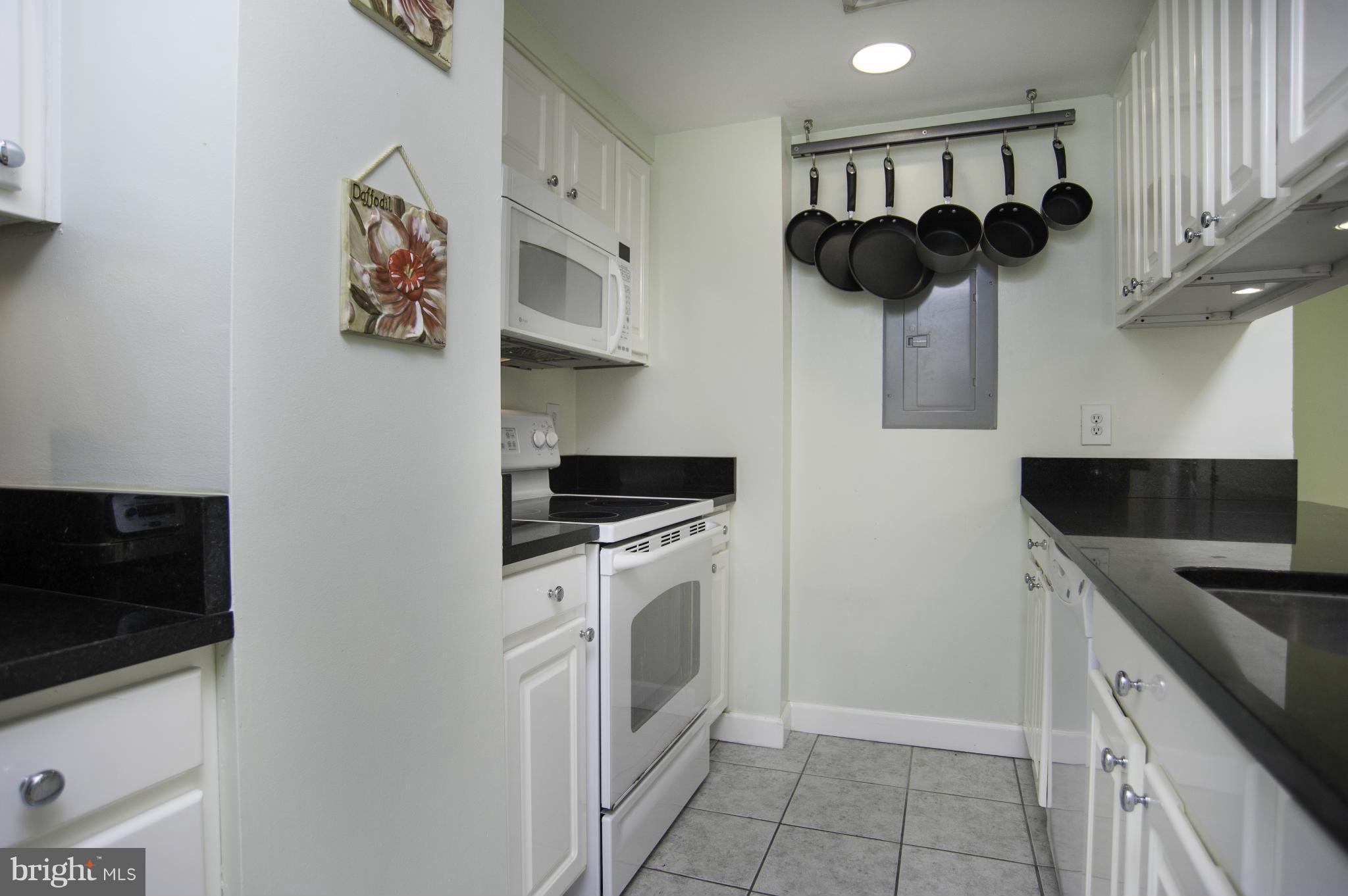 1801 Calvert Street Northwest, Unit G9 Washington, DC 20009 - Photo 14 of 25 Kitchen