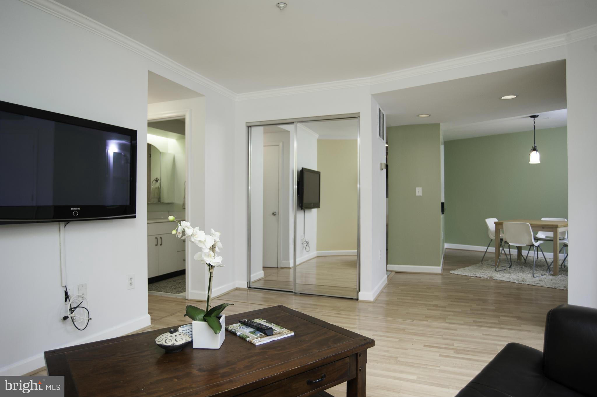 1801 Calvert Street Northwest, Unit G9 Washington, DC 20009 - Photo 6 of 25 Living Room