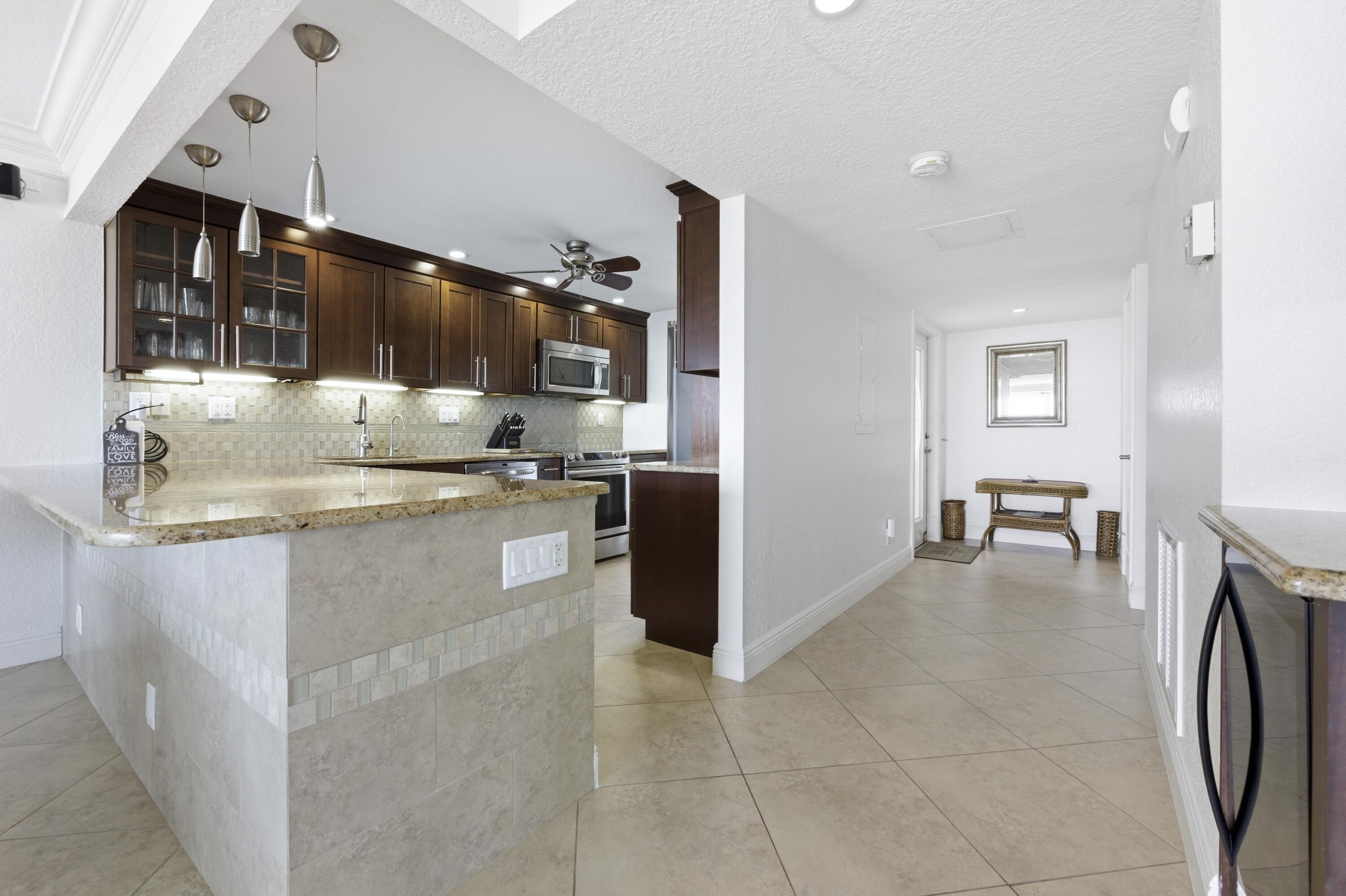 3000 Northeast 48th Court, Unit 406 Lighthouse Point, FL 33064 - Photo 20 of 34 3000_NE_48th_Ct_406_Lighthouse_Point_017