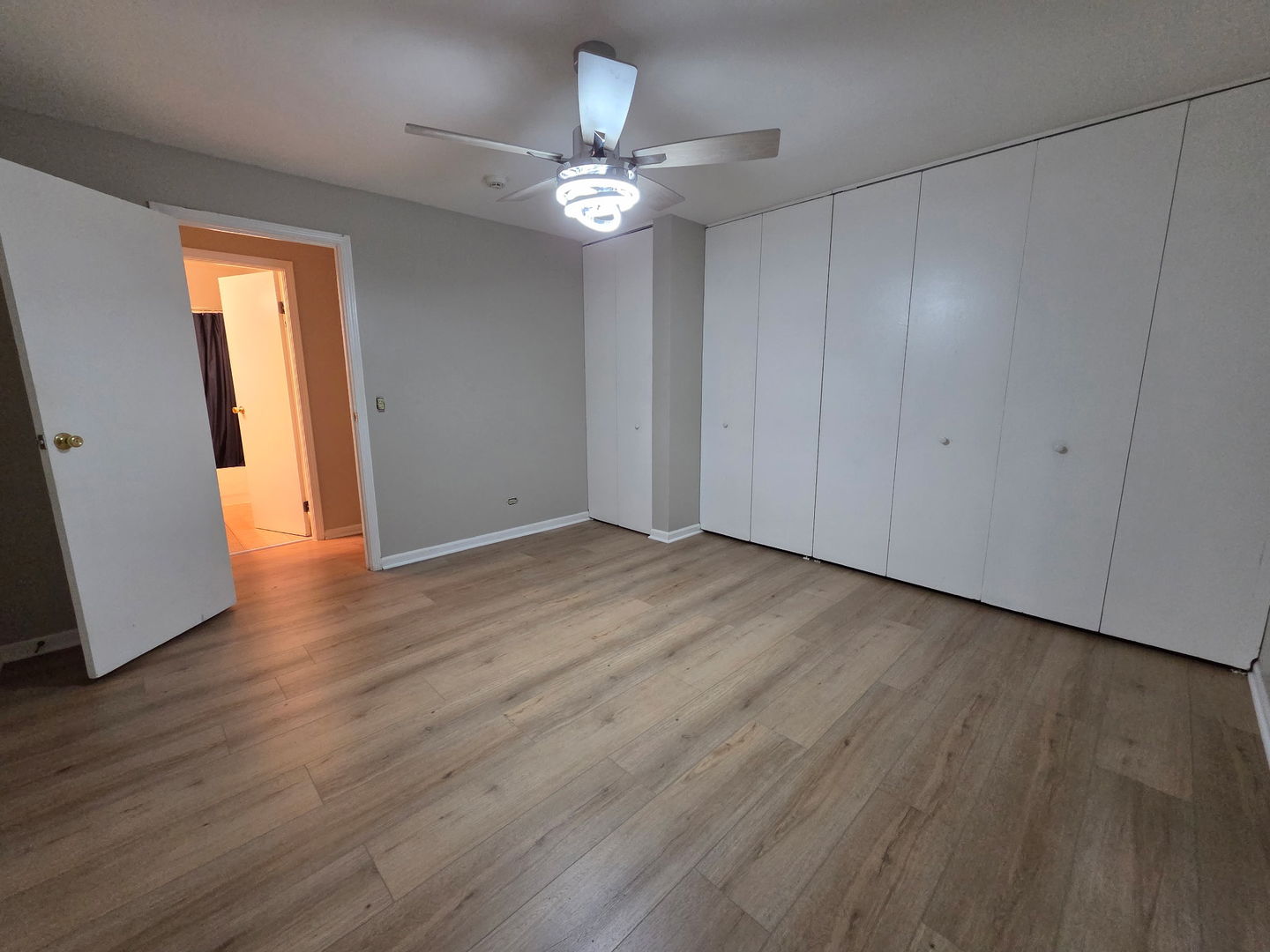 6010 Forest View Road, Unit 1B Lisle, IL 60532 - Photo 6 of 9