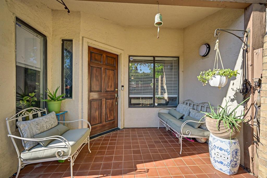 555 Ranch Trail, Unit 206 Irving, TX 75063 - Photo 2 of 25 Gallery Image 2
