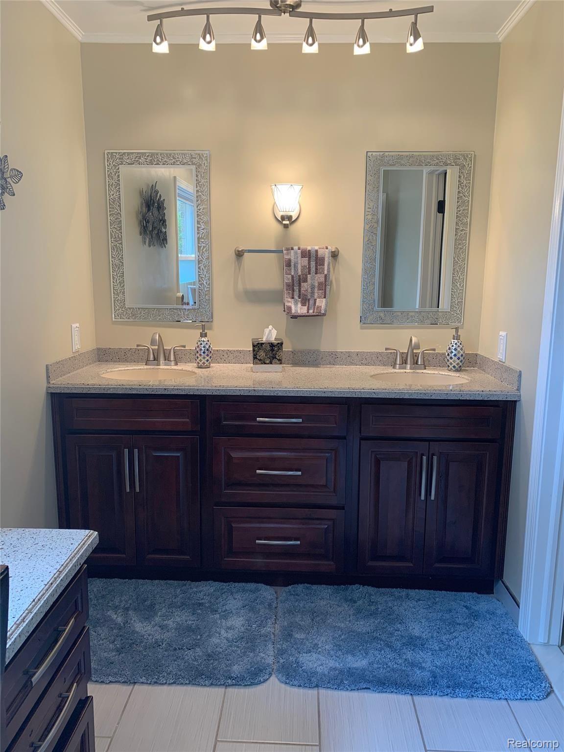 44820 Danbury Road Canton, MI 48188 - Photo 25 of 49 IMG_2223.jpeg