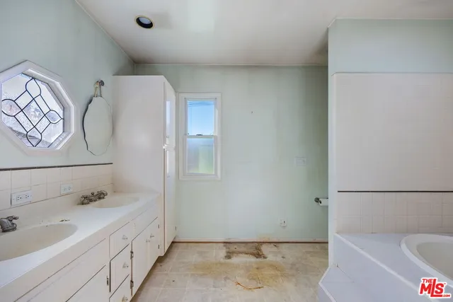 $799,000 | 4155 Keever Avenue, Long Beach, CA 90807