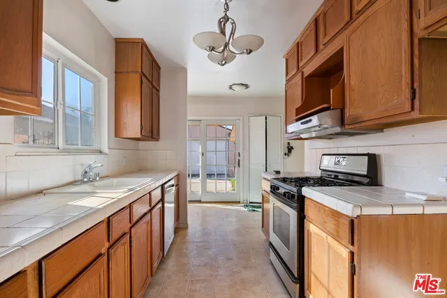 $799,000 | 4155 Keever Avenue, Long Beach, CA 90807