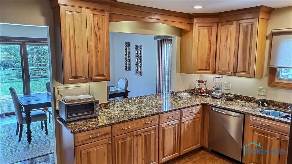 521 Thackeray Road Maumee, OH 43537 - Photo 27 of 45 Gallery Image 27
