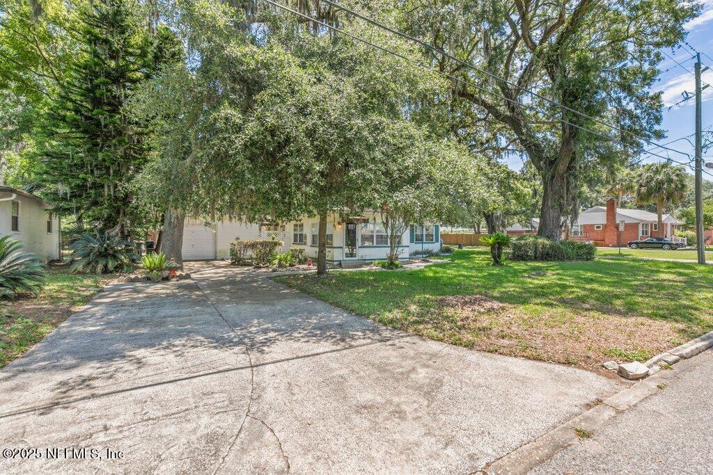 1445 Somerville Road Jacksonville, FL 32207 - Photo 4 of 49 a view of a park with large trees