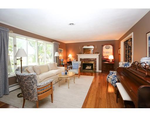 42 Ivy Road Wellesley, MA 02482 - Photo 2 of 21