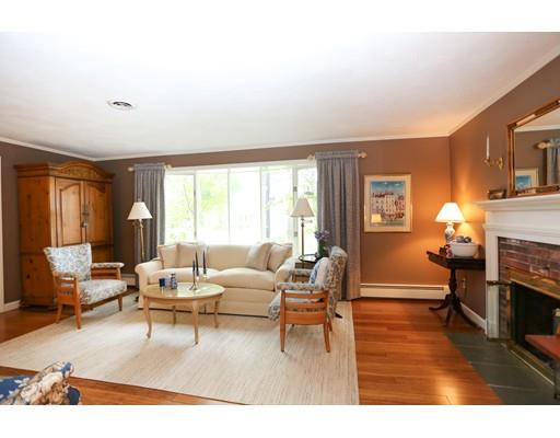 42 Ivy Road Wellesley, MA 02482 - Photo 3 of 21