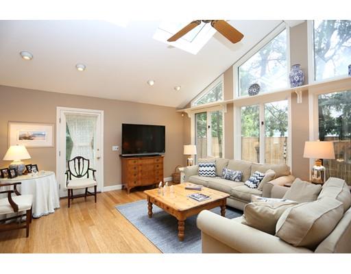 42 Ivy Road Wellesley, MA 02482 - Photo 9 of 21