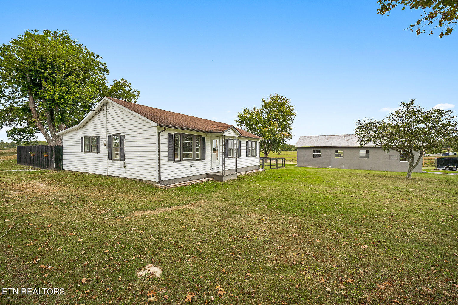 1429 Browntown Road Sparta, TN 38583 - Photo 3 of 44 DSC08264