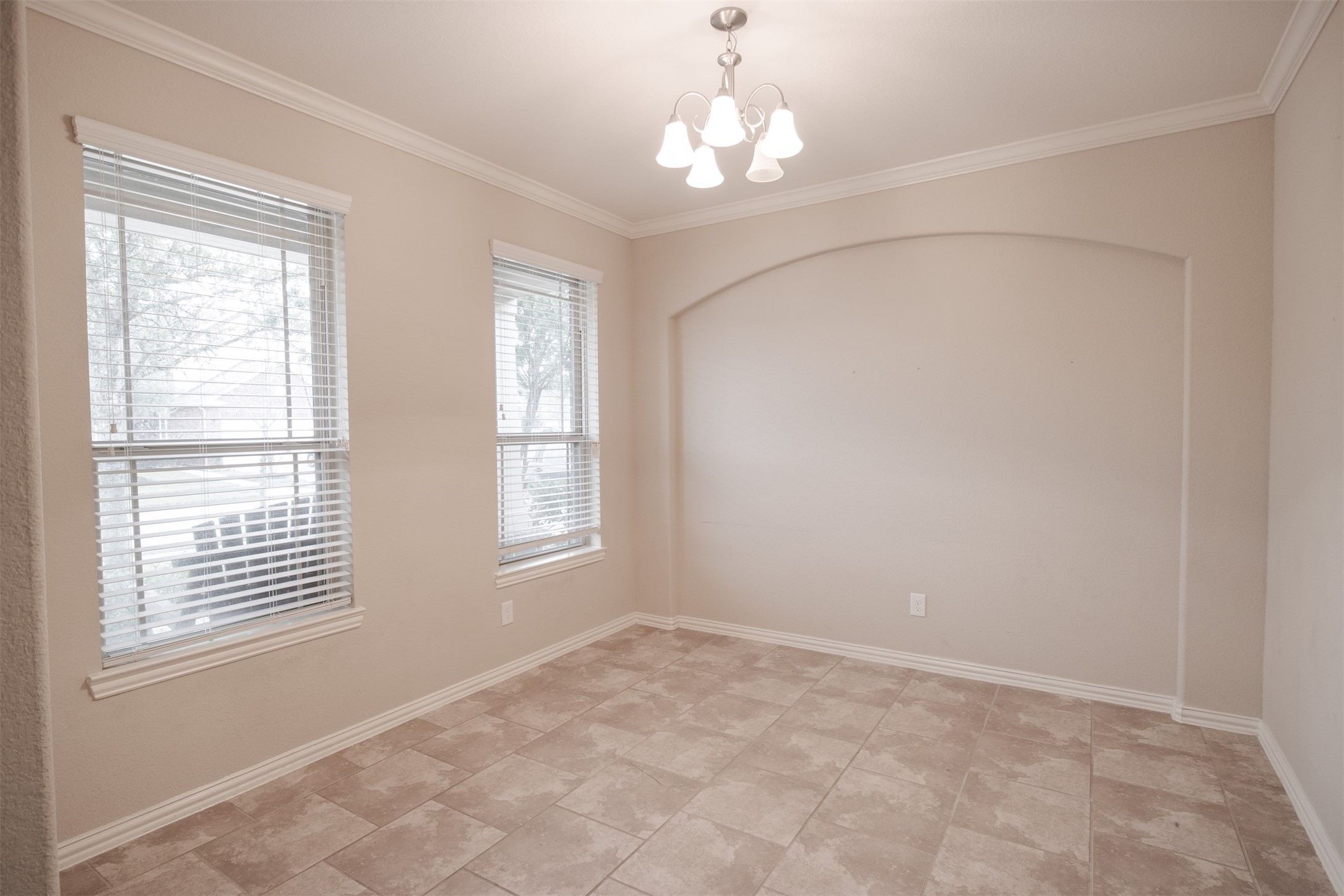 7042 Bristol Memorial Drive Spring, TX 77379 - Photo 11 of 21 a view of livingroom with window