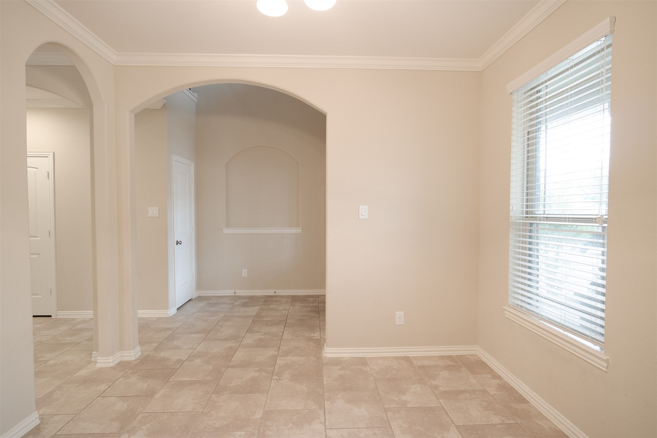 7042 Bristol Memorial Drive Spring, TX 77379 - Photo 12 of 21 an empty room with windows and closet